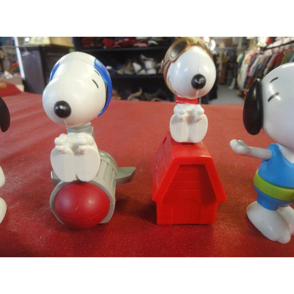 5 lot Peanuts Snoopy McDonalds happy meal toys 2018 basketball red barron camper